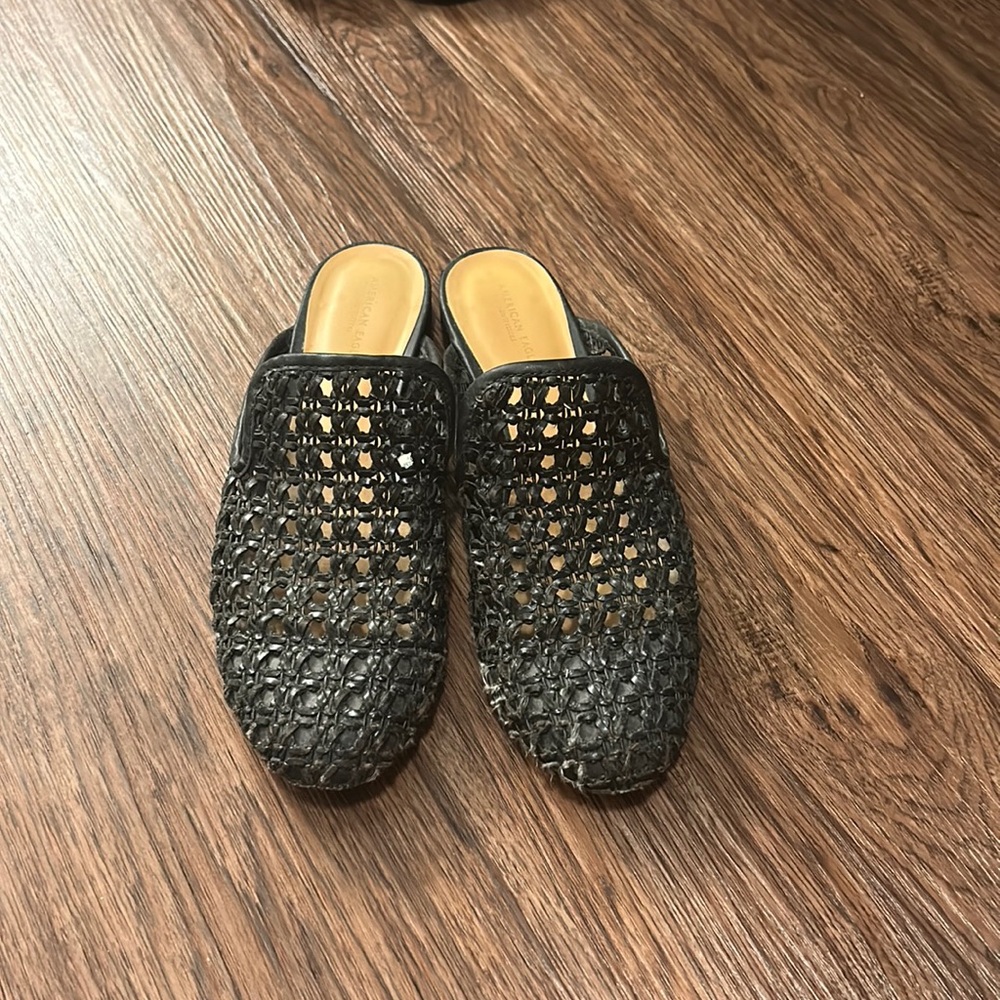 Backless loafer style shoe